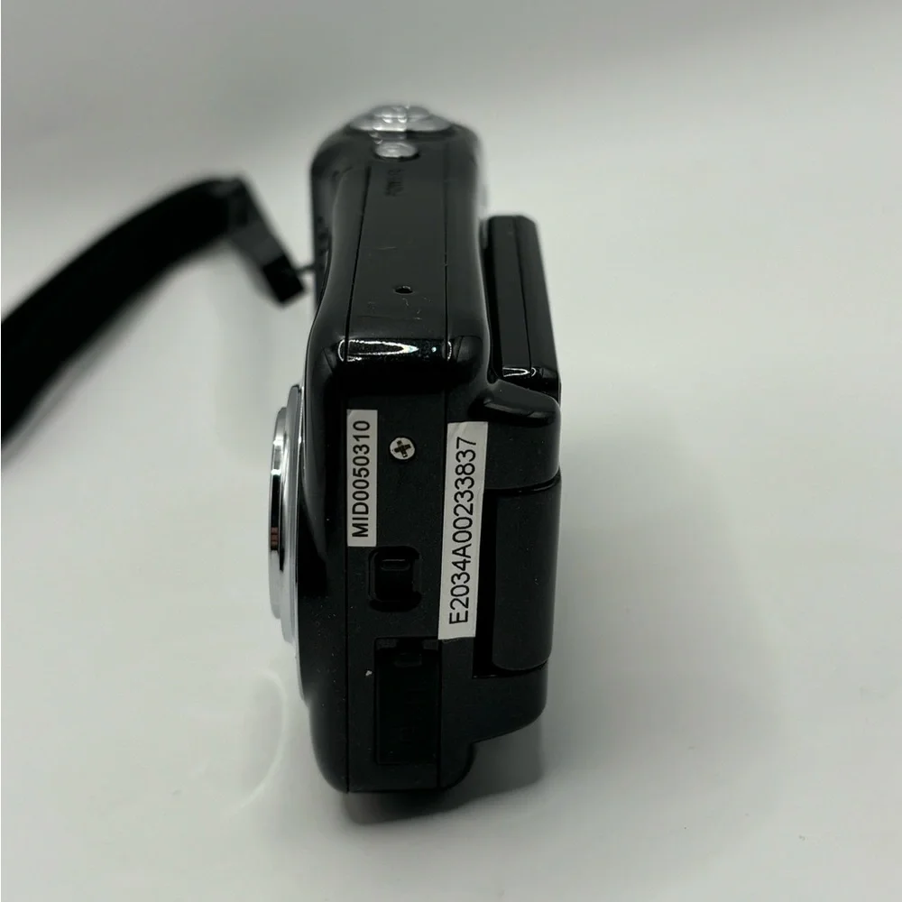 Vivitar ViviCam X018 digital camera PARTS ONLY Case Included Gifts Projects Gags